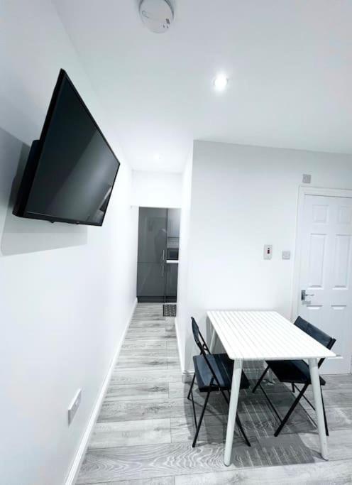 Modern Studio Near Nec With Free Parking - Prime Location Sheldon  Exterior foto